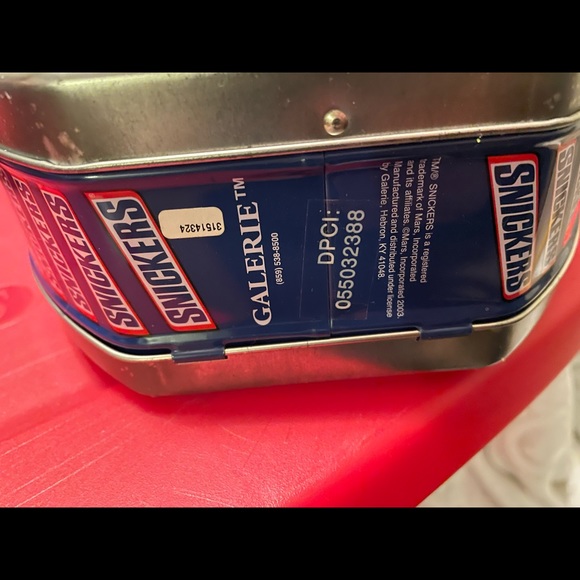 NWT Collectible 2003 Snickers Candy Advertising Tin with handle & clasp to close - Picture 3 of 9